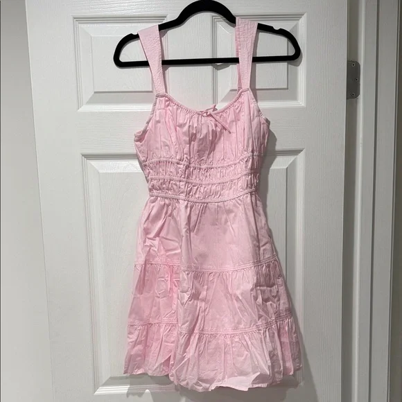 Sunday best from Aritzia. Women’s pink martine dress. Size medium NEW WITH TAG - Picture 2 of 4